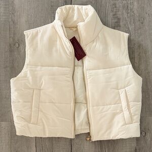 Cropped Quilted Puffer Vest in Cream